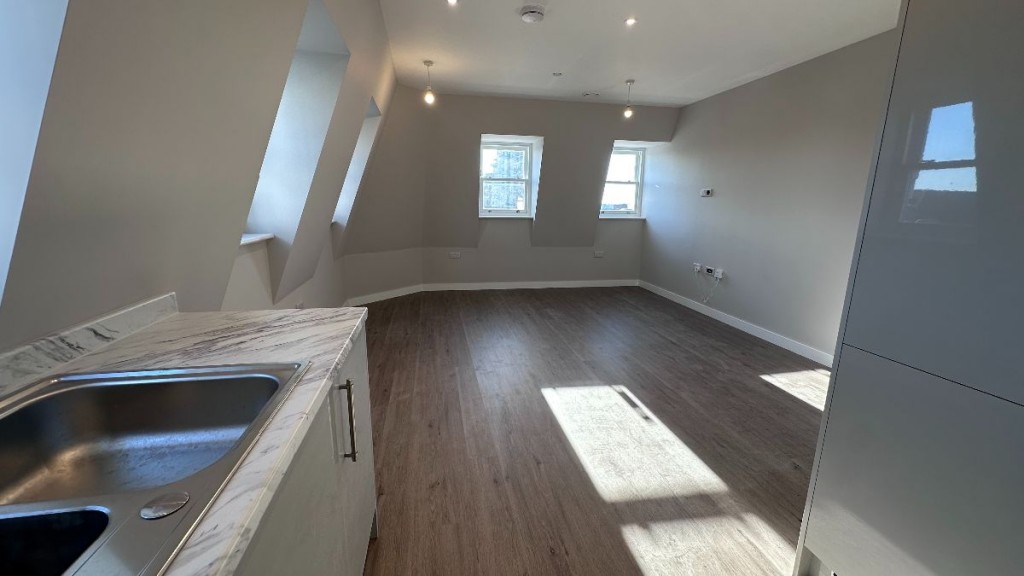 1A Sutton Court Road