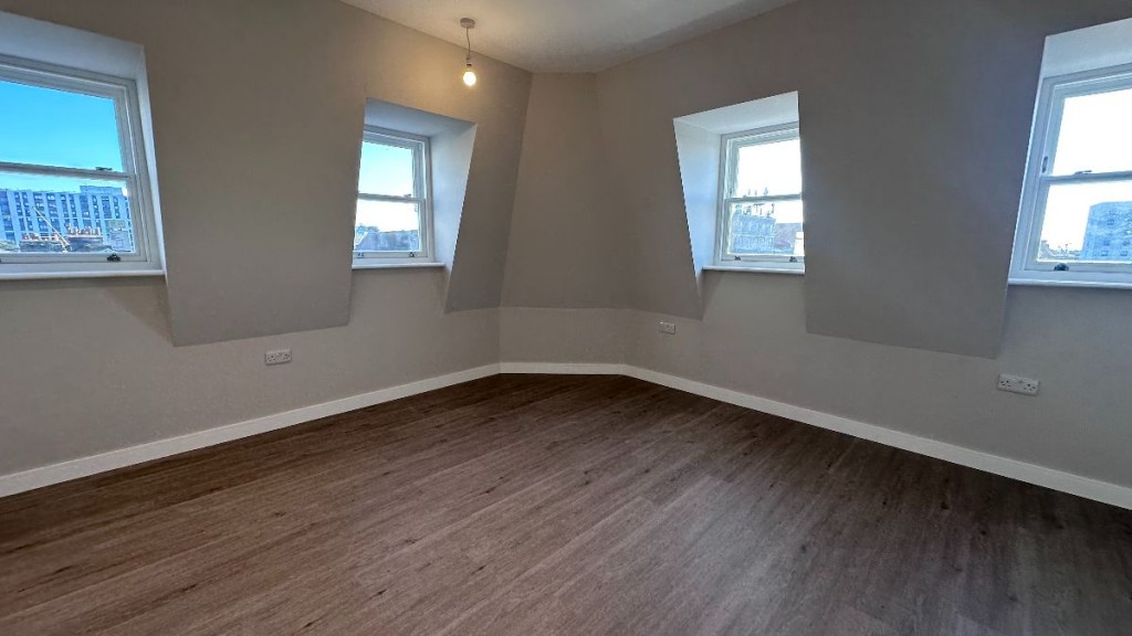 1A Sutton Court Road