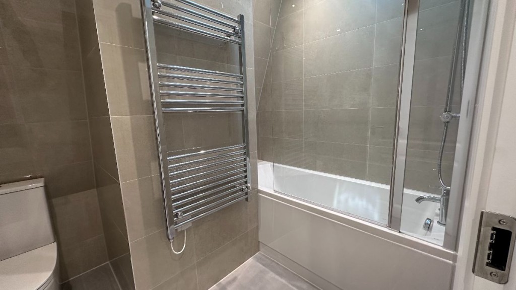 1A Sutton Court Road