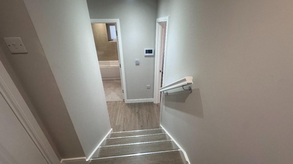 1A Sutton Court Road