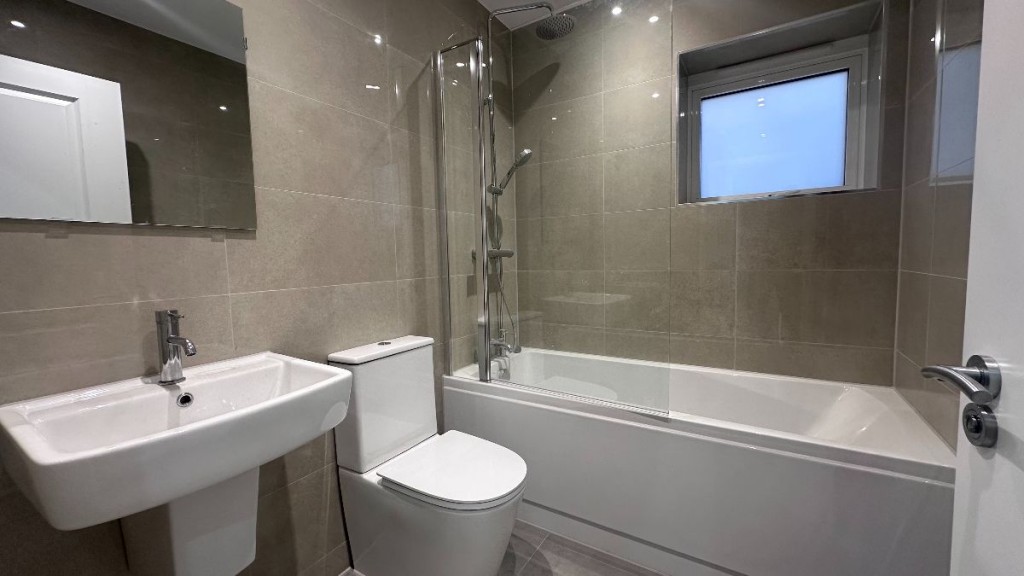 1A Sutton Court Road