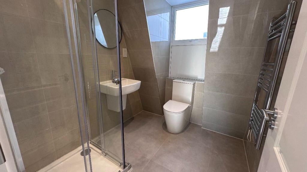 1A Sutton Court Road