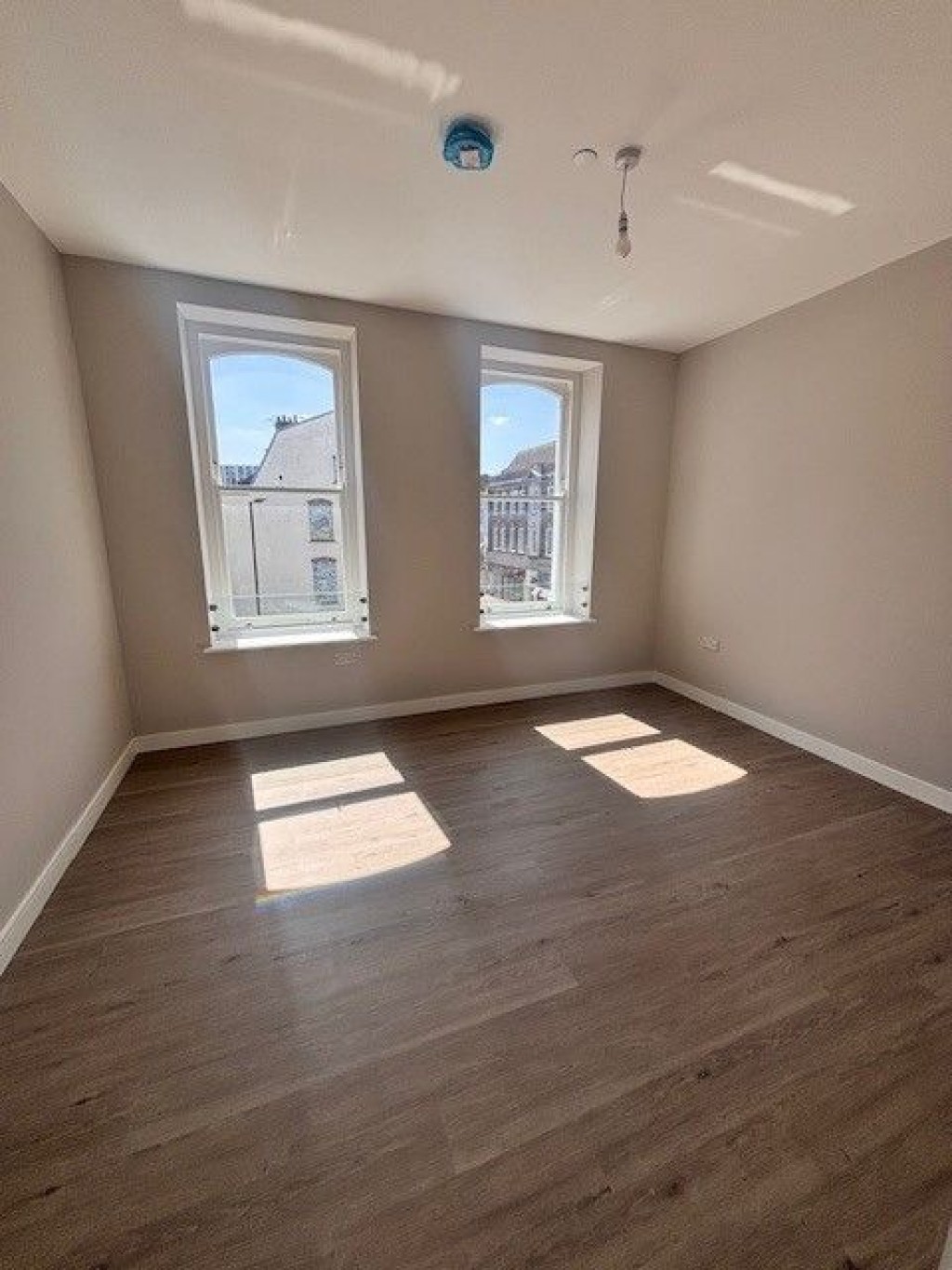 1A Sutton Court Road