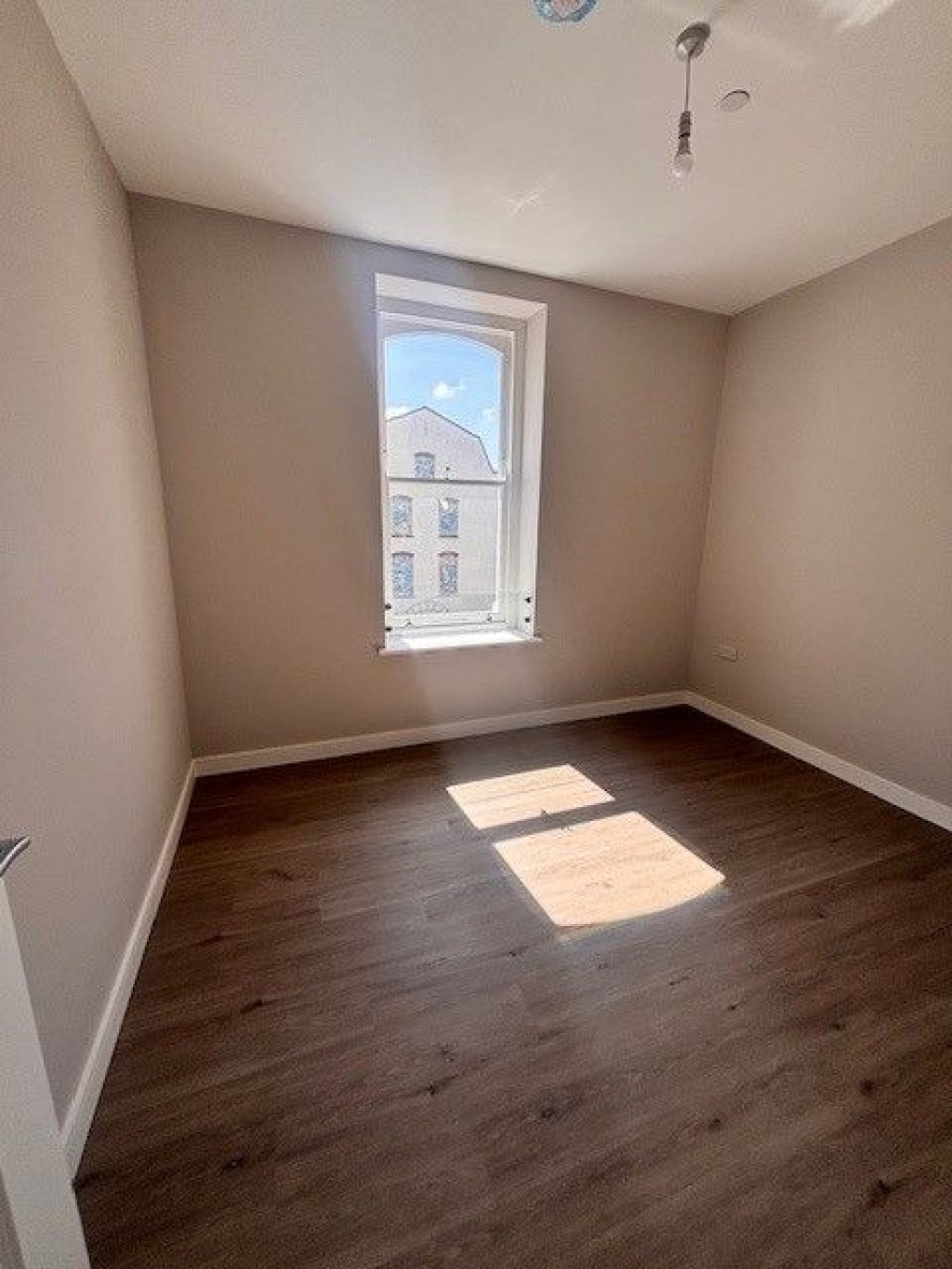 1A Sutton Court Road