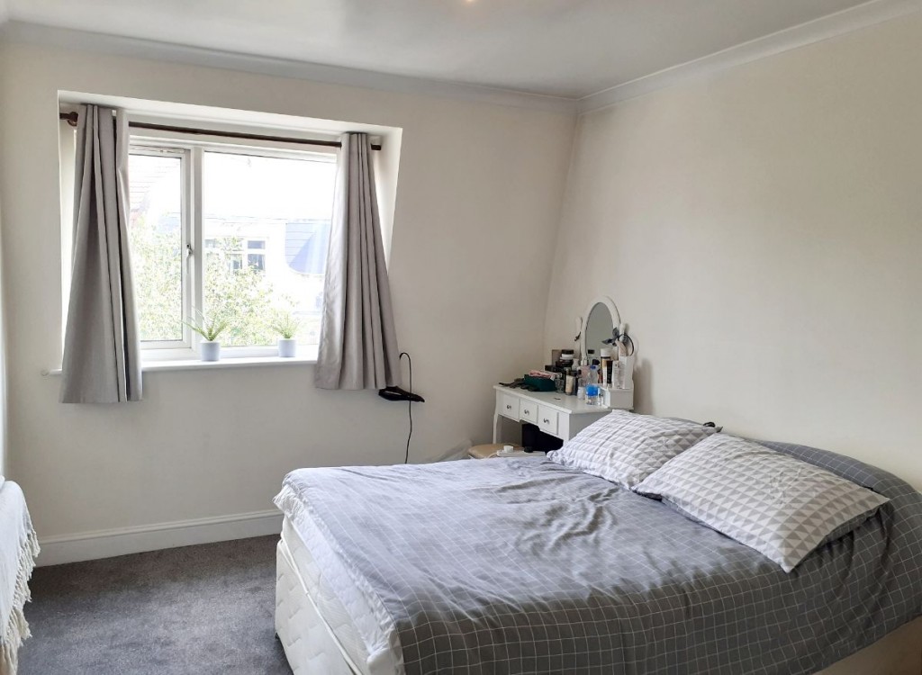 Coombe Road, KT2