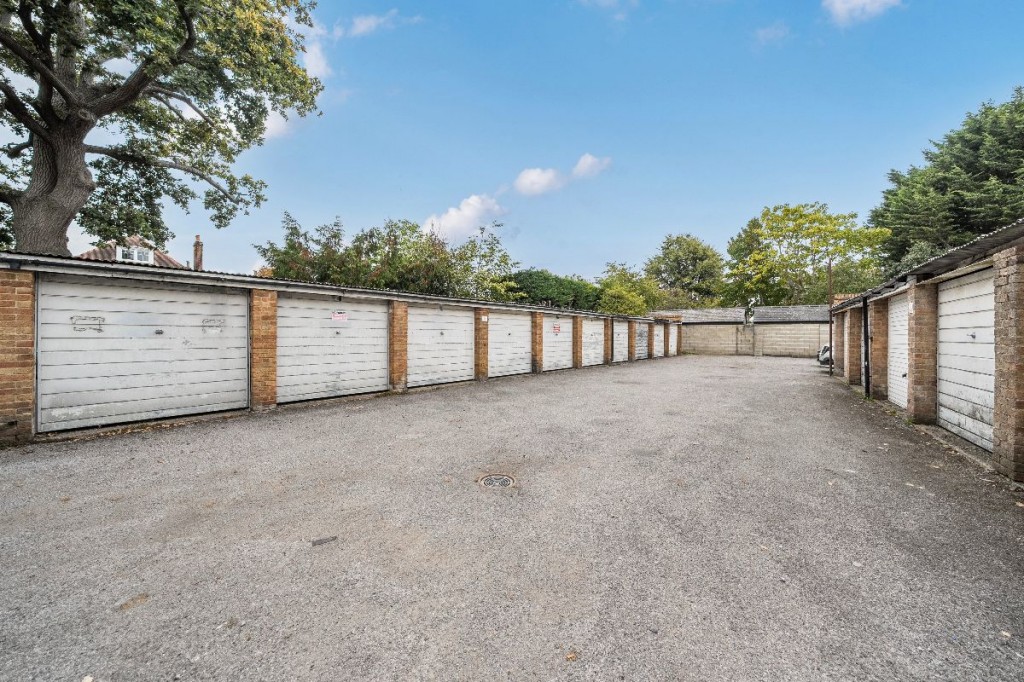 , Coppers Mead, Sycamore Grove, New Malden