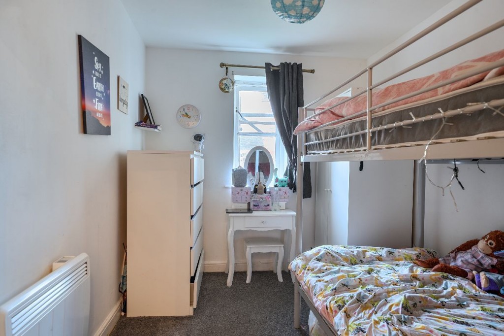 Flat , Offers Court, Winery Lane, Kingston upon Thames