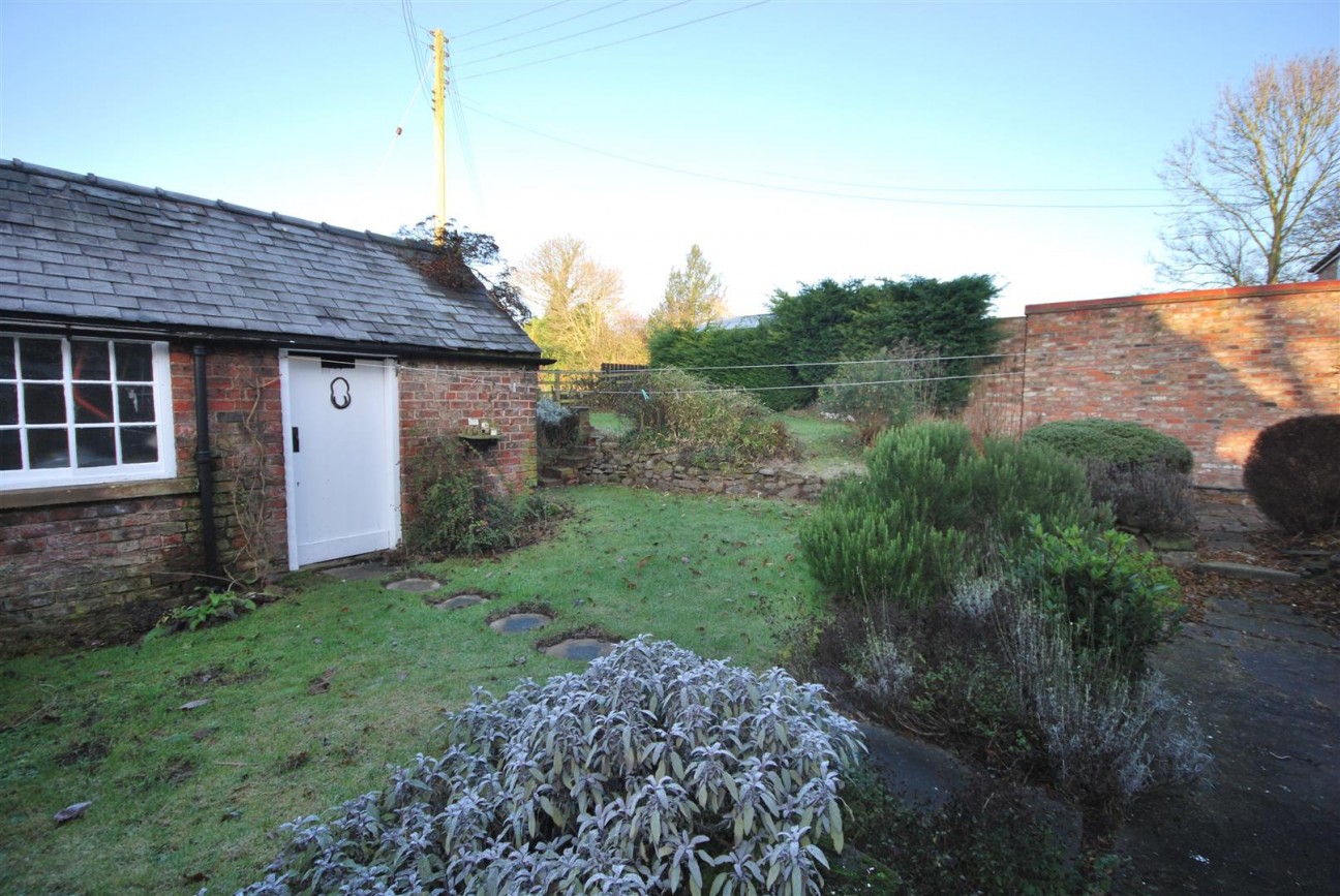 Chestnut Cottage, Main Street