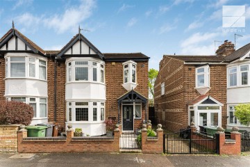 Coolgardie Avenue, London