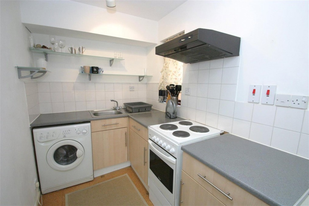 alaPalmerston Road, London