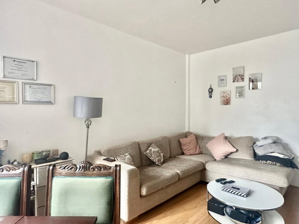 Upper Richmond Road, 372-374 Upper Richmond Road, London