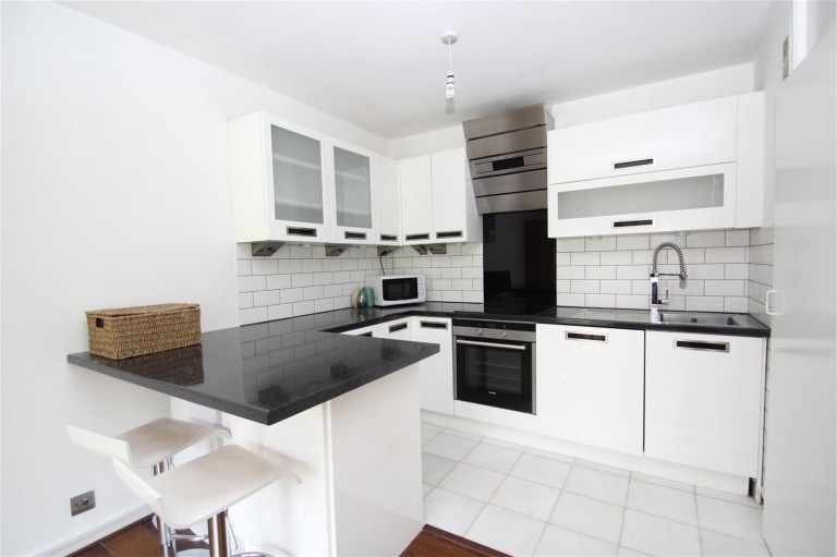 Carlton Drive, 5 Carlton Drive, London