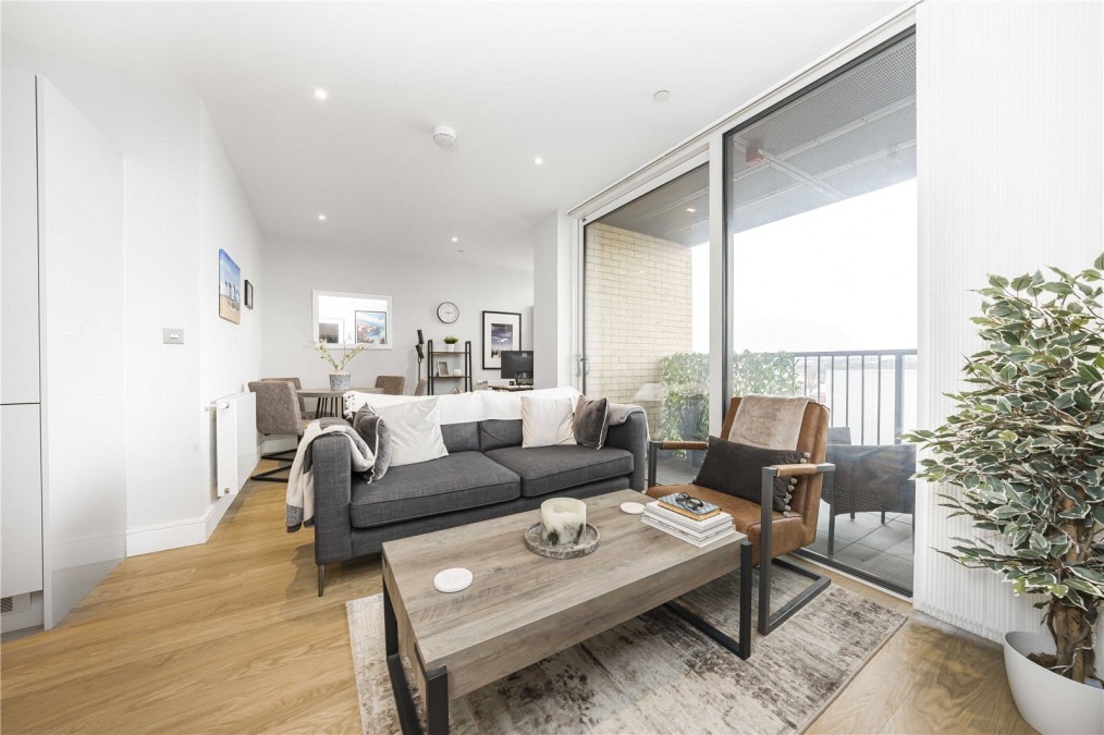 alaSummerstown, London