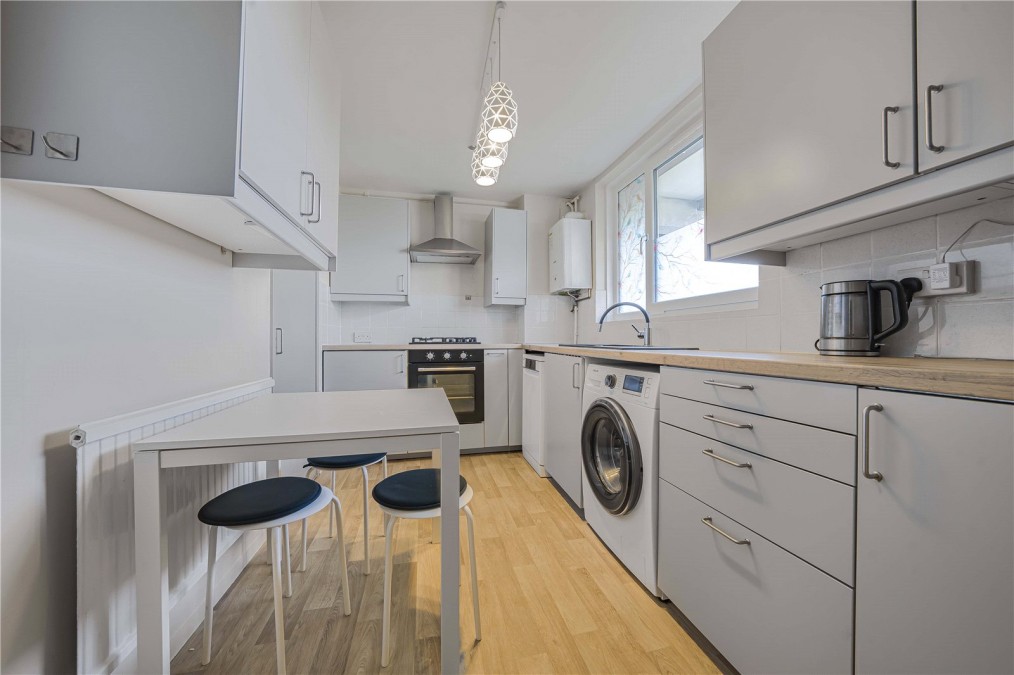 alaSouthfields, London