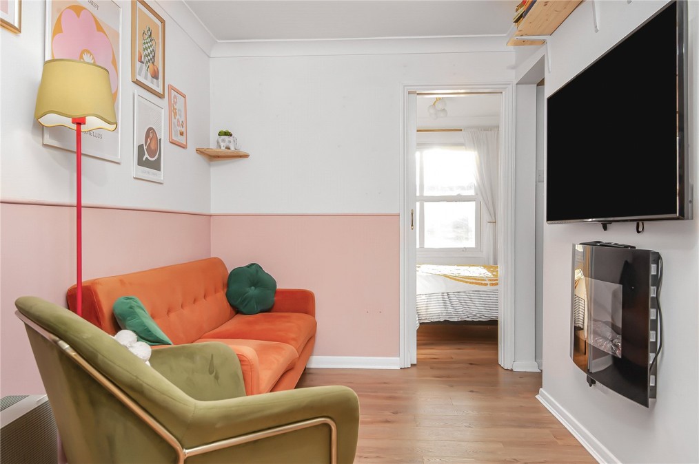 alaTrinity Road, Wandsworth, London