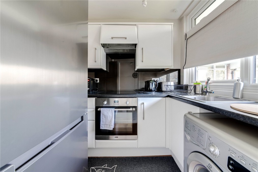 alaCarlton Drive, London