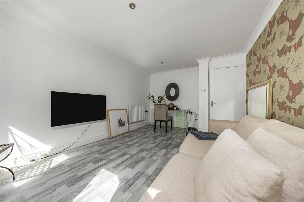 Danebury Avenue, 327 Danebury Avenue, London