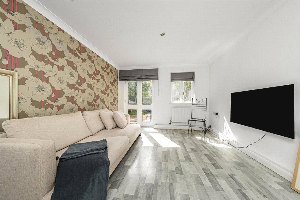 alaDanebury Avenue, 327 Danebury Avenue, London