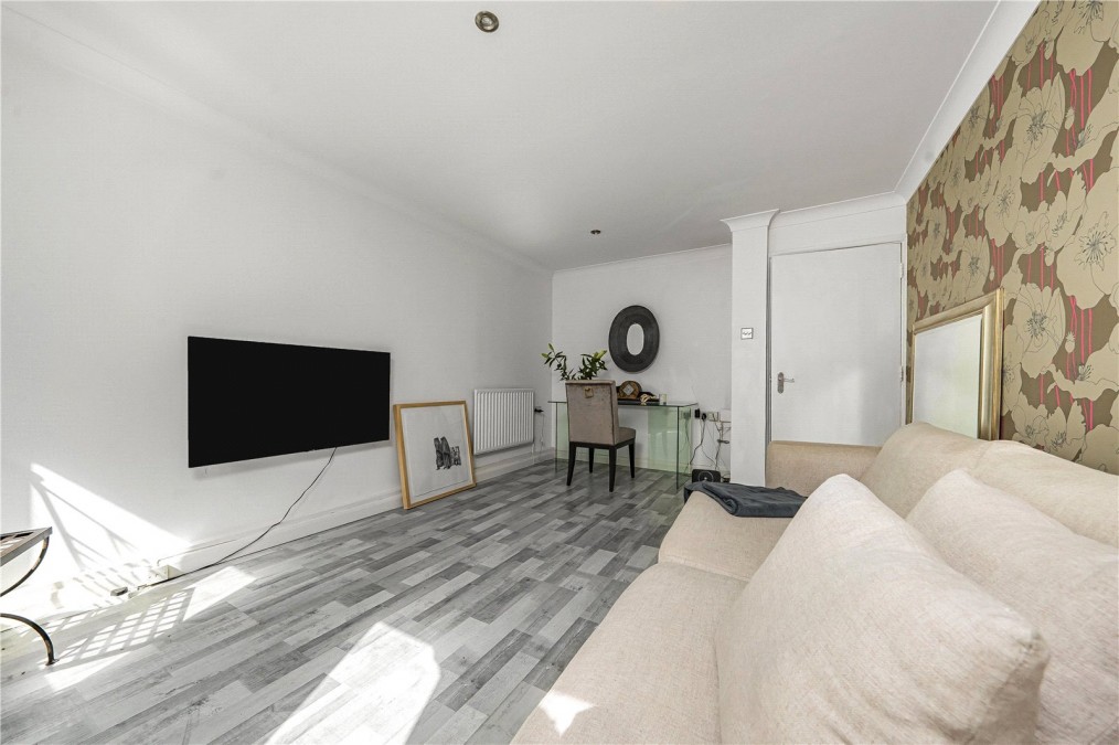 Danebury Avenue, 327 Danebury Avenue, London