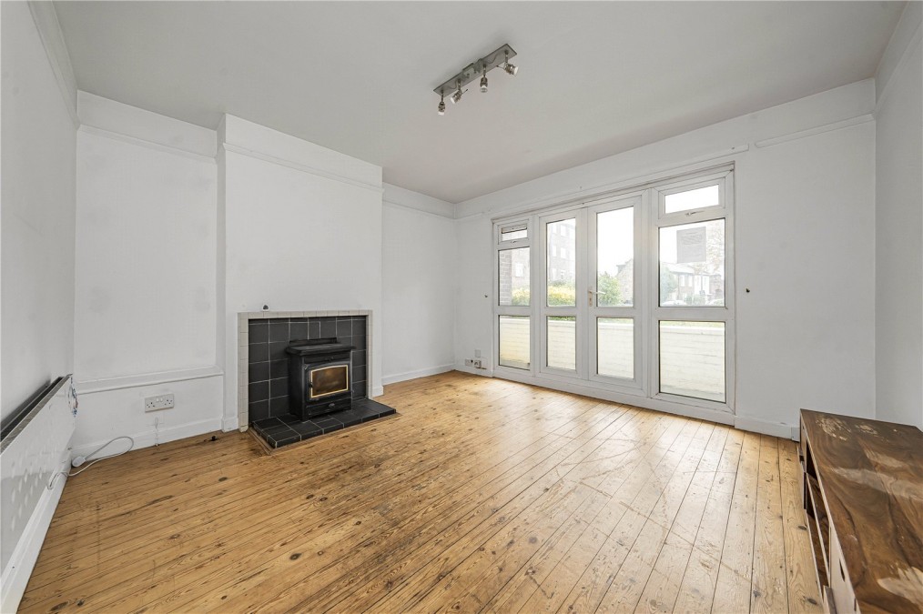 alaWestfields Avenue, London