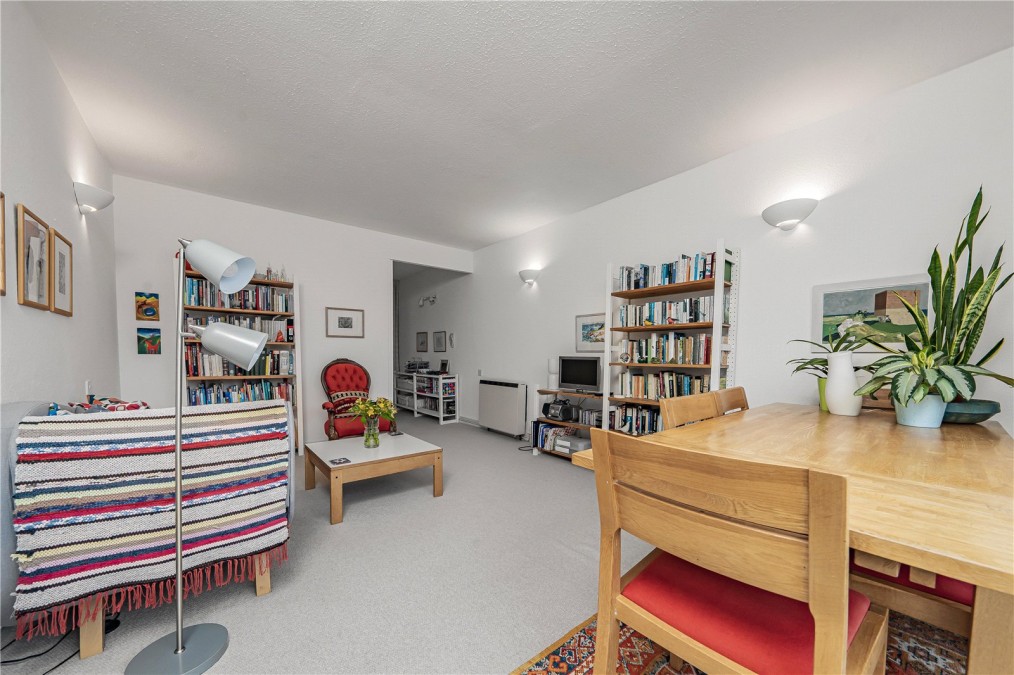 alaUpper Richmond Road, London