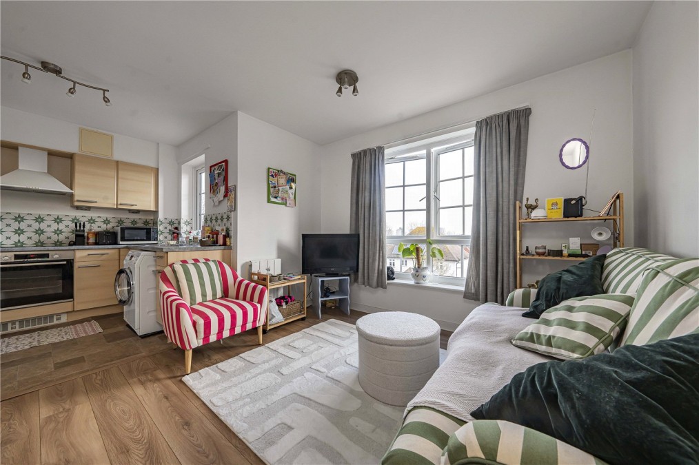 alaSutherland Grove, London
