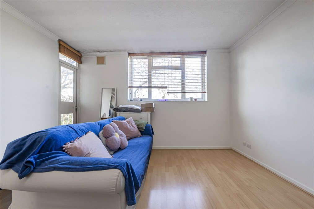 alaKeswick Road, London