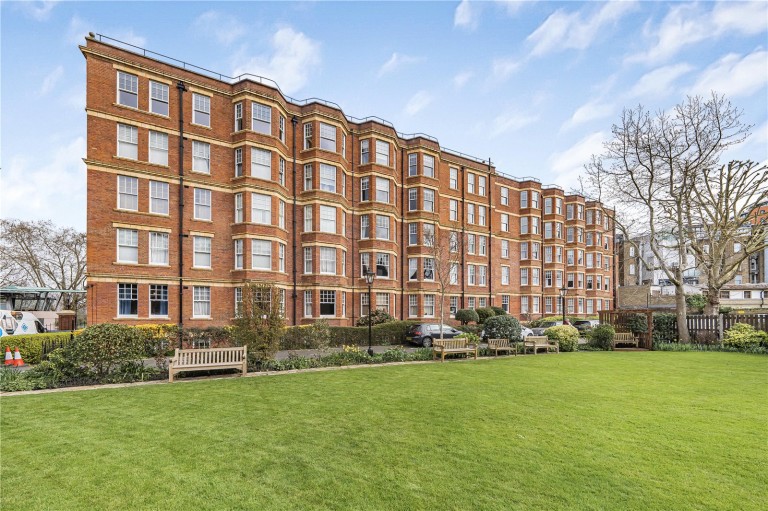 Lower Richmond Road, London