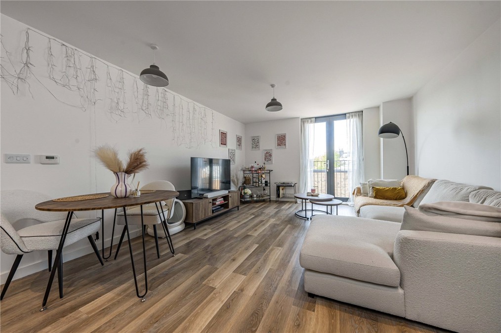 alaMerton Road, 123-125 Merton Road, London