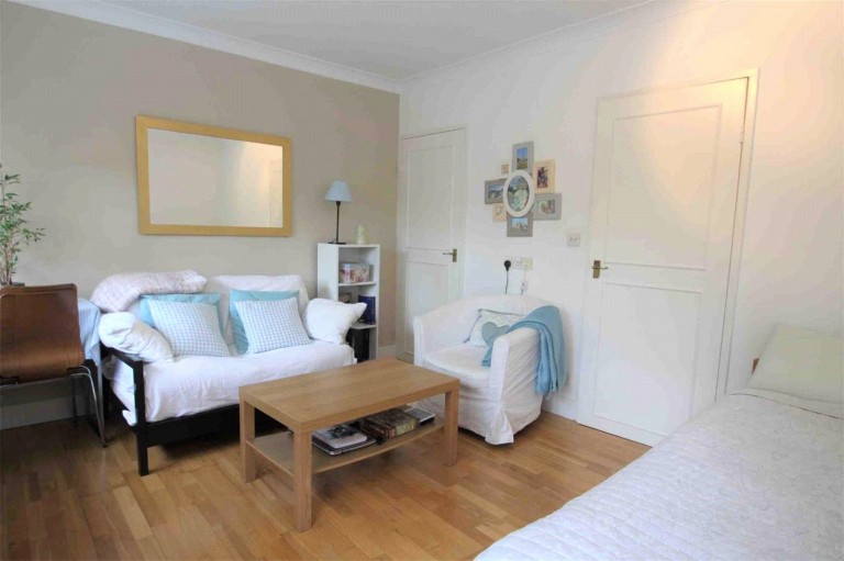 Upper Richmond Road, 101-104 Upper Richmond Road, Putney, London