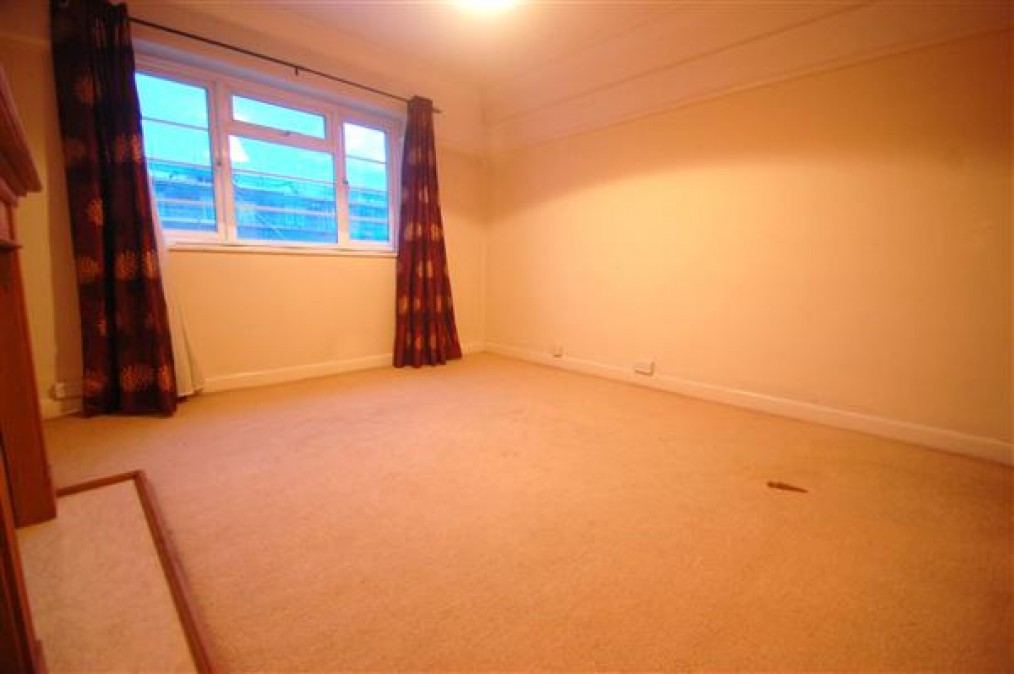 alaBushey Road, Raynes Park
