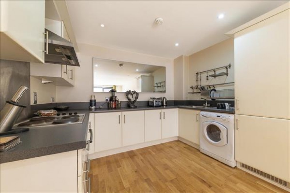 alaChapter Way, London