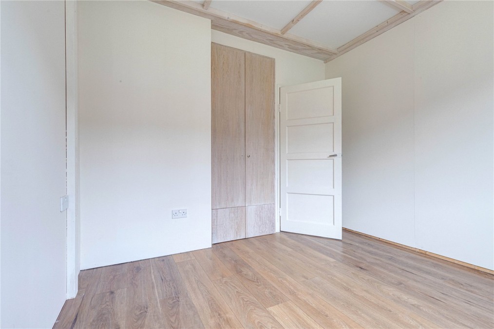Toland Square, Roehampton