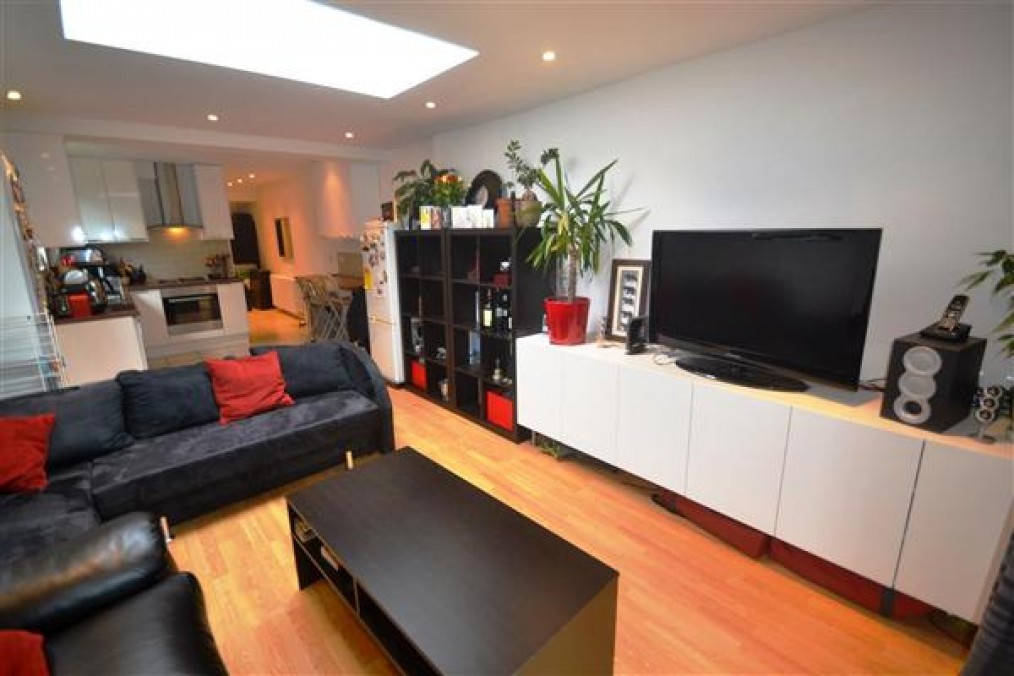 alaMerton Road, Southfields