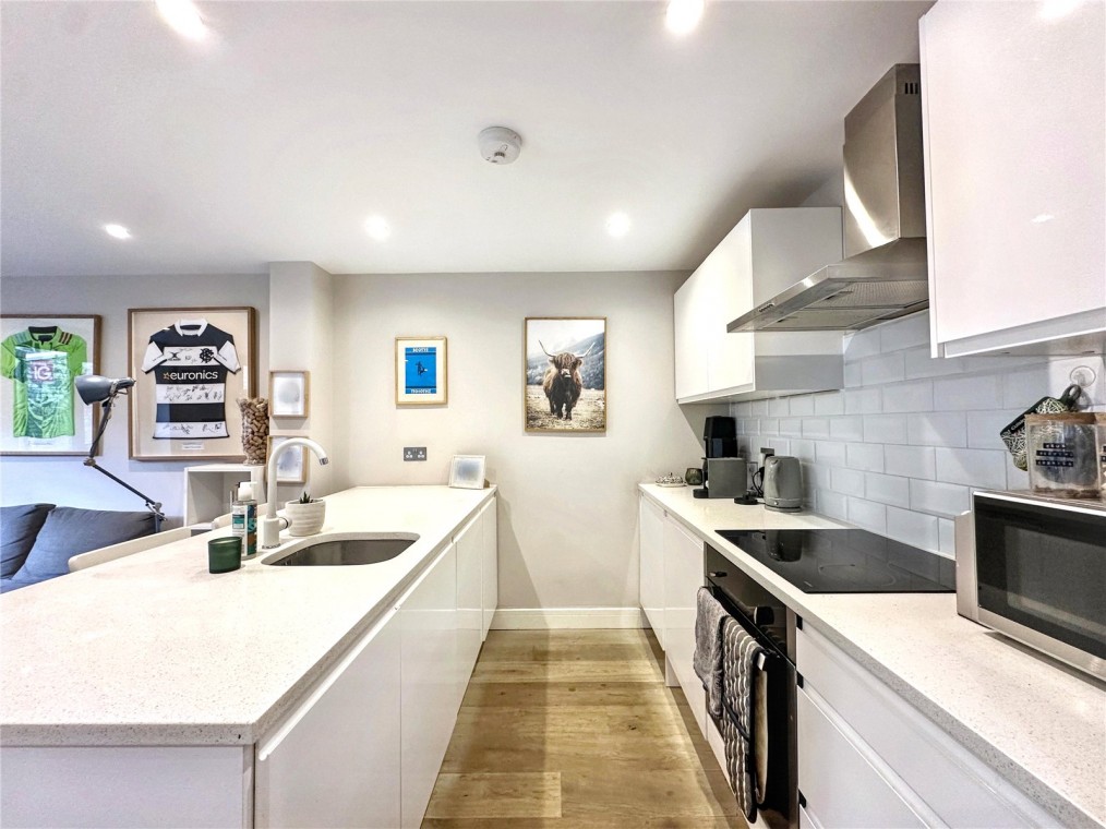 alaWest Ealing, Ealing