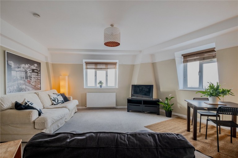 Streatham High Road, London