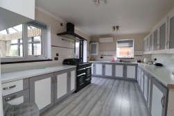 Hartington Drive, Creswell, S80