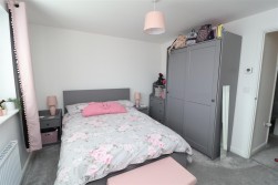 Bullfinch Court, Langold