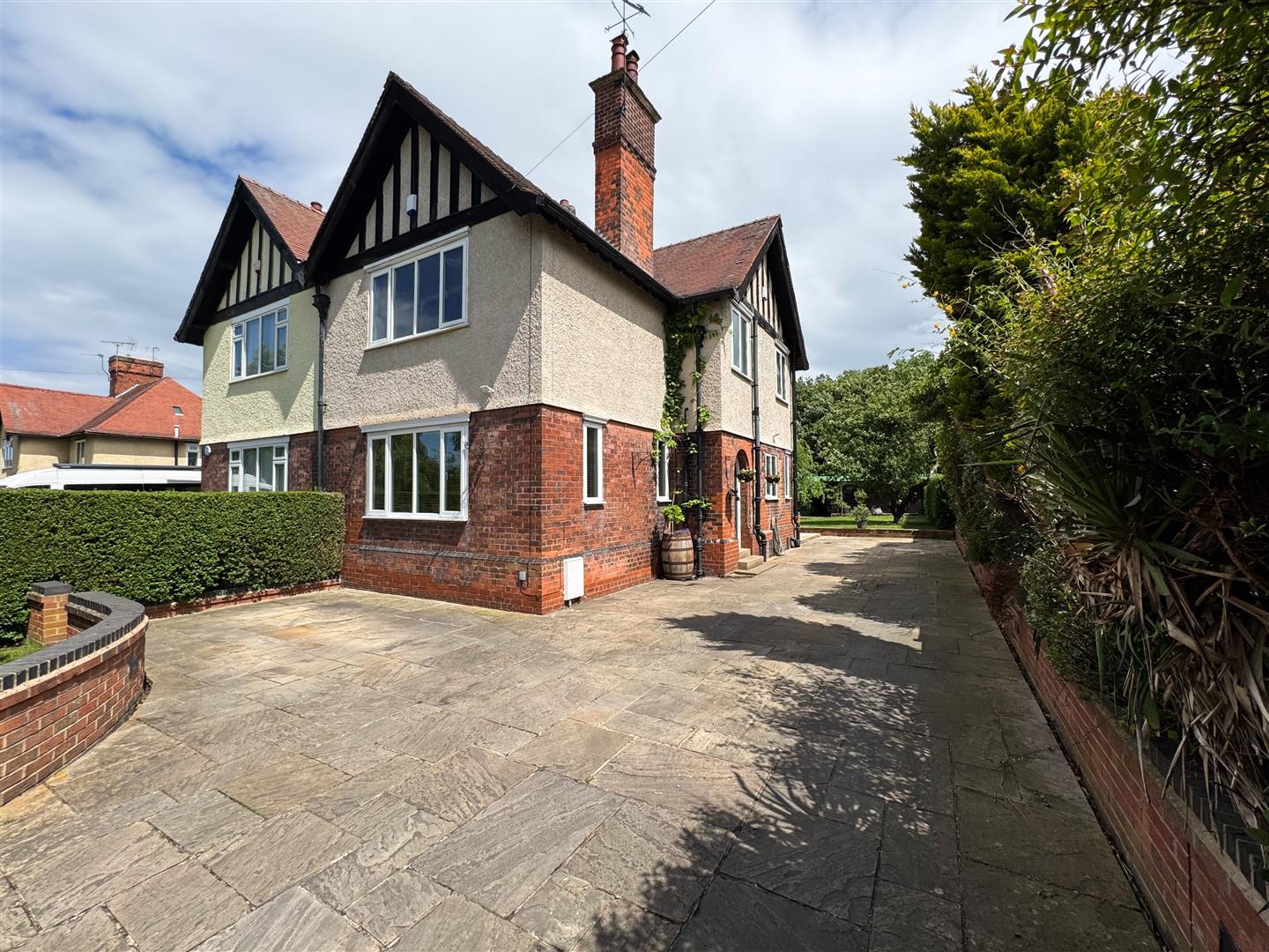 Manton Villas, Worksop