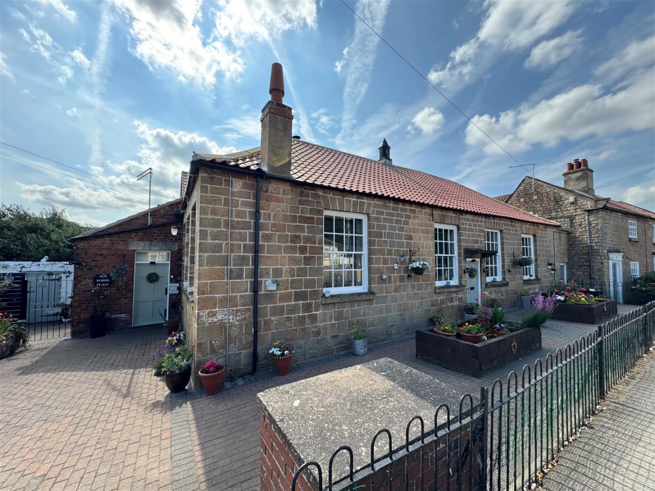 High Road, Carlton-In-Lindrick, Worksop