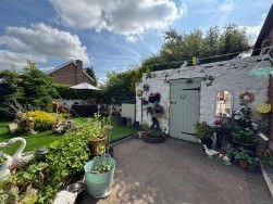High Road, Carlton-In-Lindrick, Worksop