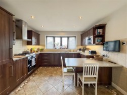 Long Lane, Carlton-In-Lindrick, Worksop