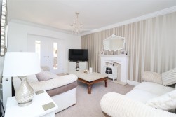 White Avenue, Langold