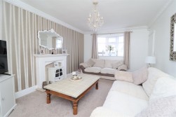 White Avenue, Langold