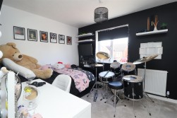 Kensington Close, Laughton Common, Sheffield