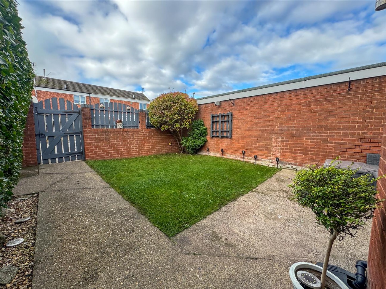 Ravens Court, Worksop