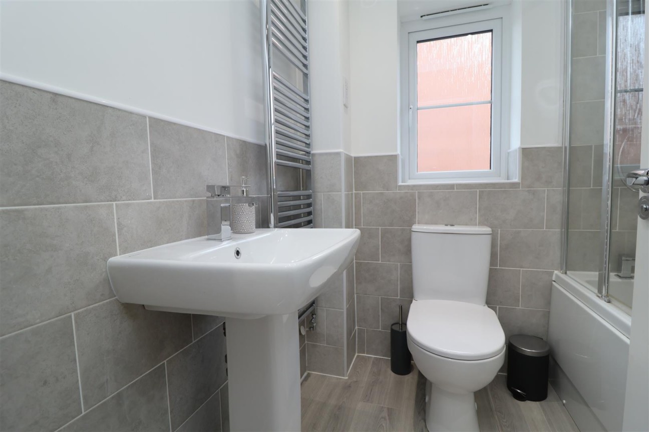 Wallis Grove, Harworth