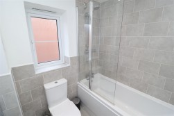 Wallis Grove, Harworth