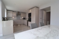 Wallis Grove, Harworth