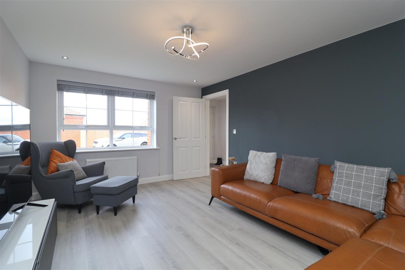 Wallis Grove, Harworth